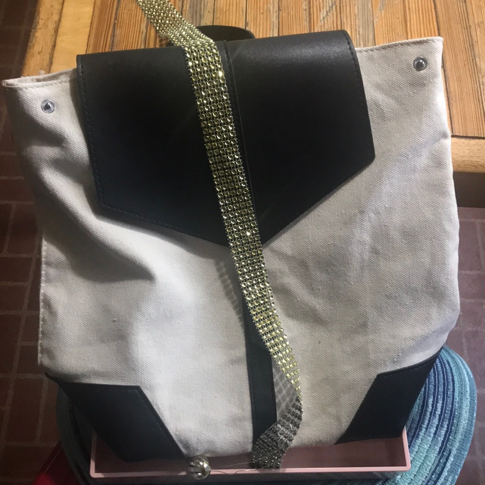 DEUX LUX NEW ivory and charcoal midsized 🎒pack/very study for books, travel🎊
